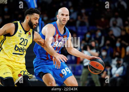 BARCELONA - MÄR 25: Nick Calathes in Aktion während des Euroleague-Spiels von Turkish Airlines zwischen dem FC Barcelona und Fenerbahce SK Istambul im Palau Stockfoto