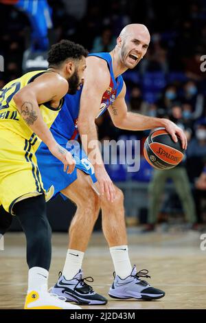 BARCELONA - MÄR 25: Nick Calathes in Aktion während des Euroleague-Spiels von Turkish Airlines zwischen dem FC Barcelona und Fenerbahce SK Istambul im Palau Stockfoto