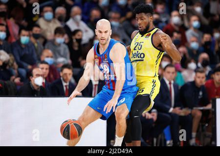 BARCELONA - MÄR 25: Nick Calathes in Aktion während des Euroleague-Spiels von Turkish Airlines zwischen dem FC Barcelona und Fenerbahce SK Istambul im Palau Stockfoto