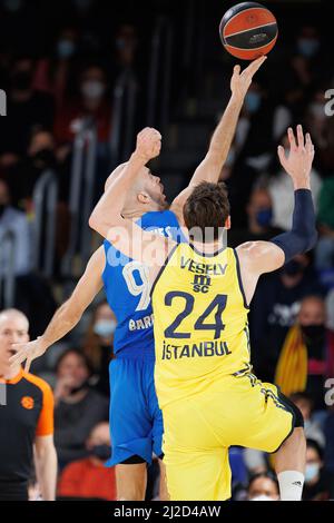 BARCELONA - MÄR 25: Jan Vesely in Aktion während des Euroleague-Spiels von Turkish Airlines zwischen dem FC Barcelona und Fenerbahce SK Istambul im Palau Bla Stockfoto