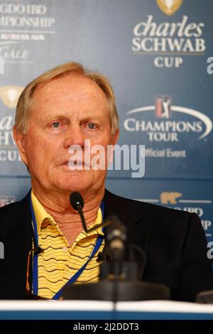 Sep 16, 2011-Incheon, Südkorea-Jack Nicklaus vom Golfplatzdesigner spricht über den Schwierigkeitsgrad des Spiels während der PGA Tour Songdo IBD Meisterschaft in Incheon, westlich von Seoul am 16. Sep 2011, Südkorea. Stockfoto