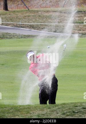 Sep 18, 2011-Incheon, Südkorea-Rod Spittle of Canada, 18. Hall Putt während der PGA Tour Songdo IBD Championship Finalrunde im Jack Nicklaus Golf Club in Incheon am 18. Sep 2011. Stockfoto