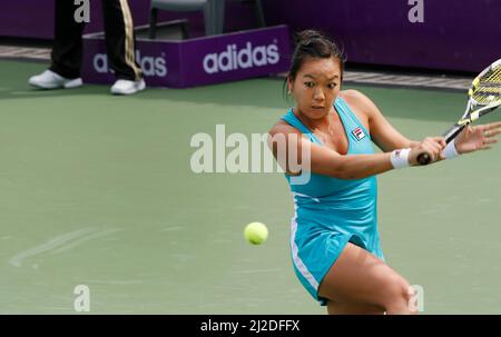 Sep 20, 2011-Seoul, Südkorea-Vania König der USA, kehrt zum japanischen Kimiko Date-Krumm zurück, an einem einzigen Spieltag zuerst beim Hansol Korea Open Tennis auf dem Olympic Park Tennis Court im Osten von Seoul am 20. Sep 2011, Südkorea. Vania King gewann in geraden Sätzen 6-2, 6-2. Stockfoto