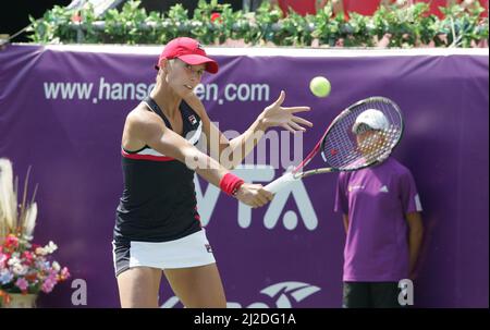 24. Sep 2011-Seoul, Südkorea-die Slowenin Polona Hercog kehrt am 6. Tag im Halbfinale der Hansol Korea Open Tennis auf dem Olympischen Tennisplatz im Osten von Seoul am 20. September 2011 in Südkorea nach Galina Voskoboeva (kein Bild) zurück. Galina Voskoboeva gewann in geraden Sätzen 6-1, 6-4. Stockfoto