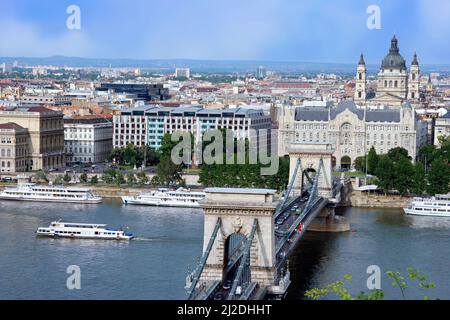 Budapest, Kettenbrücke und Basilika blick über die Donau Stockfoto