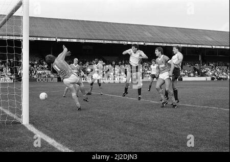 Fußballspiel, Reading gegen Blackpool, Endergebnis 1-0 bis Reading. Liga-Division drei.17. August 1985. Stockfoto