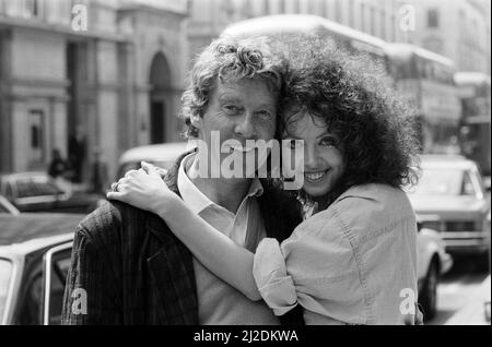 Michael Crawford und Sarah Brightman, die in dem neuen Musical The Phantom of the Opera von Andrew Lloyd Webber und Harold Prince zu sehen sind. 27. Mai 1986. Stockfoto