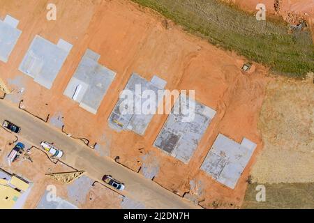 Gründung des Hauses unter Baustelle in Vorbereitung mit Luftaufnahme von oben Stockfoto