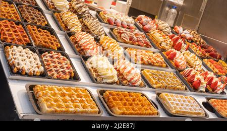 Traditionelle belgische Waffeln im Schaukasten. Brüssel Stockfoto