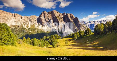 Toller Blick auf den Pizes de Cir Kamm, Grödnertal. Nationalpark Dolomiten, Südtirol. Lage Dorf St. Ulrich, St. Christina und Wolkensteinwald, I Stockfoto