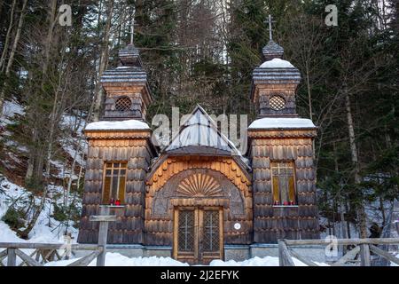 Russische Holzkapelle auf dem Vrsic-Pass in Slowenien bei Kranjska gora Stockfoto