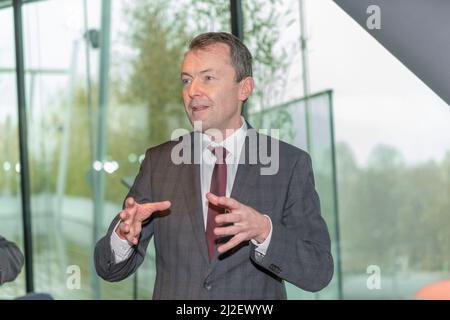 Genf, Schweiz, Schweiz. 1. April 2022. Genf Schweiz, 04/01/2021: JÃ¼rg Lauber (Leiter der Ständigen Vertretung der Schweiz beim Büro der Vereinten Nationen und anderen internationalen Organisationen in Genf) erläuterte seine Arbeit und seine Beziehungen zu Journalisten (Bildquelle: © Eric Dubost/Pacific Press via ZUMA Press Wire) Stockfoto