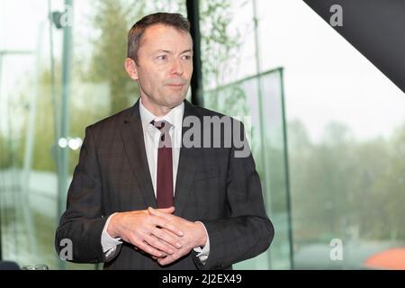 Genf, Schweiz, Schweiz. 1. April 2022. Genf Schweiz, 04/01/2021: JÃ¼rg Lauber (Leiter der Ständigen Vertretung der Schweiz beim Büro der Vereinten Nationen und anderen internationalen Organisationen in Genf) erläuterte seine Arbeit und seine Beziehungen zu Journalisten (Bildquelle: © Eric Dubost/Pacific Press via ZUMA Press Wire) Stockfoto