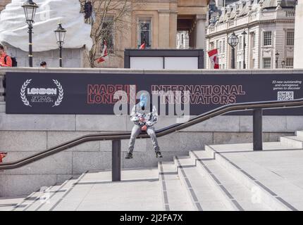 London, Großbritannien. 1. April 2022. Anlässlich der Eröffnung des London Games Festivals, das vom 1.. Bis 10.. April stattfindet, wurde auf dem Trafalgar Square eine kostenlose Sonderausstellung eingerichtet. Das London Games Festival feiert Videospiele und interaktive Unterhaltung. Kredit: Vuk Valcic/Alamy Live Nachrichten Stockfoto