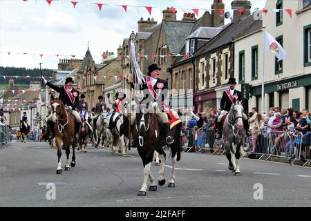 Pferdeprozession während Beltane in den Scottish Borders Stockfoto