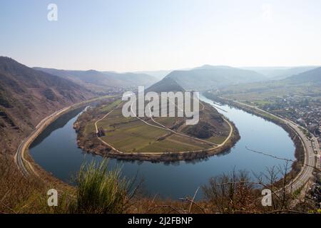 Moselschleife in der Nähe der Stadt Bremm Stockfoto