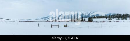 Schnee bedeckt die Sawtooth Mountains im Sawtooth National Recreation Area, Stanley, Idaho Stockfoto