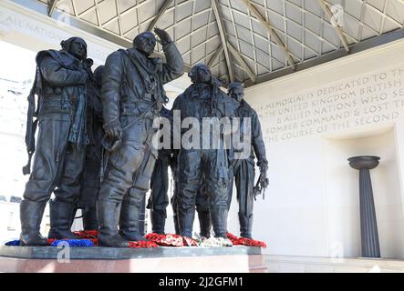Das Royal Air Force Bomber Command Memorial im Green Park, London, erinnert an die RAF-Besatzungen, die WW2 Missionen gestartet haben. Stockfoto