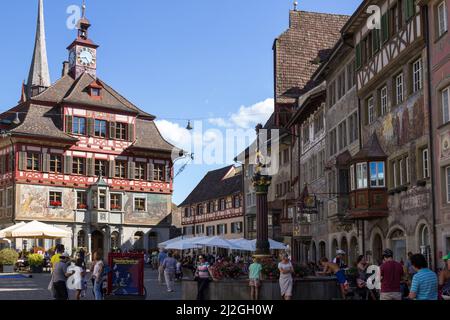 Stein am Rhein, Schweiz - 13. August 2017 : Stein am Rhein ist eine antike Stadt am Rhein bis zum Bodensee. Die einzigartige Architektur und ex Stockfoto