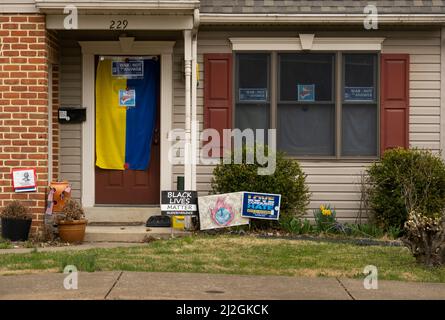 Black Lives Matter Schilder vor einem Haus in Ephrata PA Stockfoto