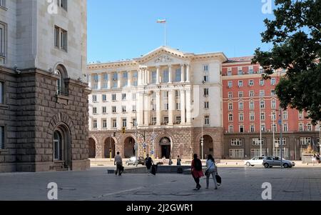 SOFIA, BULGARIEN - 31. JULI 2017: Ansicht des Rates des Ministerpalastes, der Hauptbehörde der Exekutive in der Republik Bulgarien, mit wavin Stockfoto