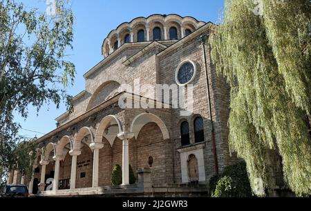 SOFIA, BULGARIEN - 31. JULI 2017: Sveta Nedelya Ortodox Kirche in Sofia Sveta Nedelya ist eine mittelalterliche Kirche, die durch die ag zerstört wurde Stockfoto