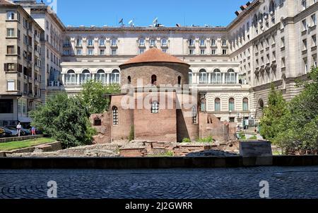 SOFIA, BULGARIEN - 01. AUGUST 2017: Die Rotunde oder St.-Georgs-Kirche ist das älteste Gebäude in Sofia Stockfoto