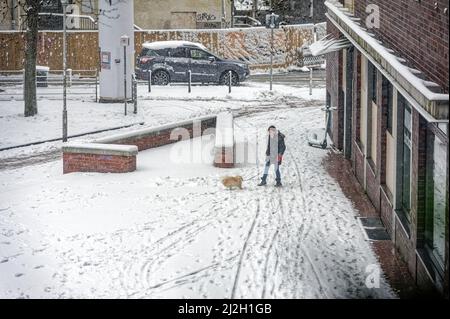 Winterlicher Kinder Spielplatz in Hannover ,Linden ,Stephanus Straße. Stockfoto