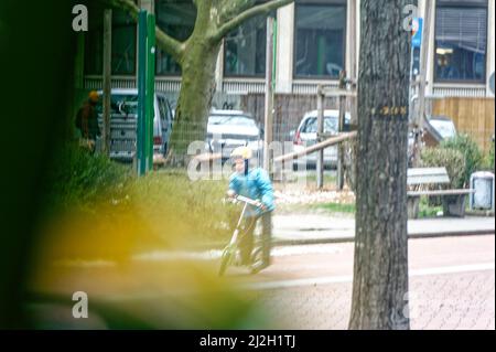 Winterlicher Kinder Spielplatz in Hannover ,Linden ,Stephanus Straße. Stockfoto