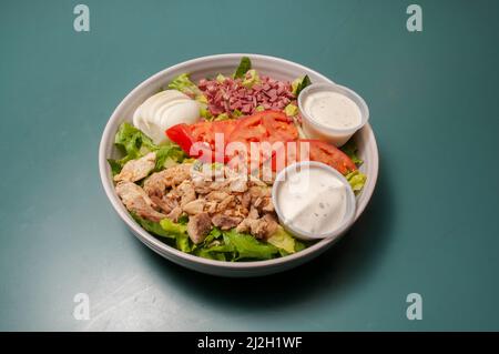 Authentische und traditionelle amerikanische Küche, bekannt als cobb Salat Stockfoto