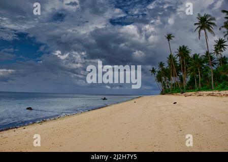 Ein Strand im Dorf Garara, Südliche Kei Inseln. Aufgenommen @ Dorf Garara, Maluku Tenggara, Molukken, 97611, Indonesien Stockfoto