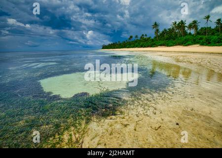 Ein Strand im Dorf Garara, Südliche Kei Inseln. Aufgenommen @ Dorf Garara, Maluku Tenggara, Molukken, 97611, Indonesien Stockfoto