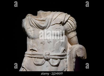Statue von Kaiser Nero im Istanbuler Archäologiemuseum, Türkei. Stockfoto