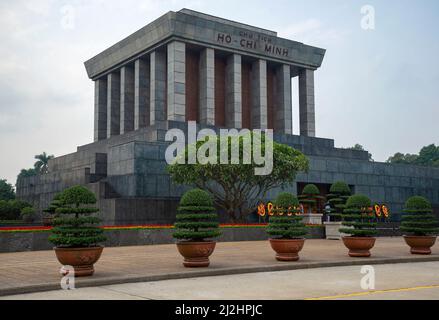 HANOI, VIETNAM - 09. JANUAR 2016: Nahaufnahme des Mausoleums der Stadt Ho Chi Minh. Hanoi Stockfoto