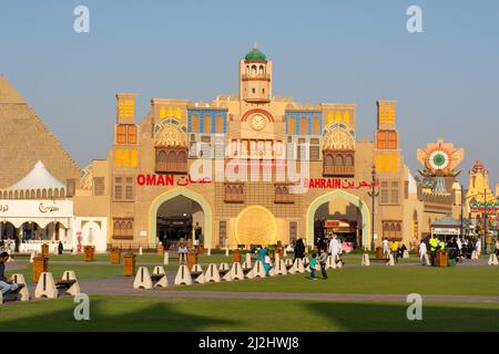 Dubai, Dubai, VAE - 3.27.2018 Pavillons in Bahrain und Oman auf dem Global Village Market in Dubai, Vereinigte Arabische Emirate. Stockfoto