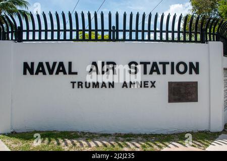 Das Schild für den Truman Annex der Naval Air Station Key West Stockfoto