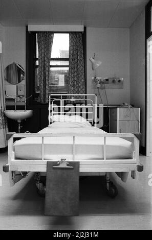 Die AIDS-Station Broderip im Middlesex Hospital, die am 19.. Januar eröffnet wird. Eine der Seitenstationen, auf denen die Patienten besonders privat betreut werden können. 16.. Dezember 1987. Stockfoto