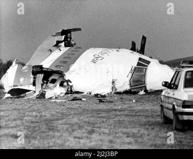 Die Flugkatastrophe von Lockerbie, die sich am 21.. Dezember 1988 ereignete. Beteiligt war die Pam Boeing 747-121, Clipper Maid of the Seas. Eine Szene der Verwüstung in und um Lockerbie. 22/12/1988 Stockfoto