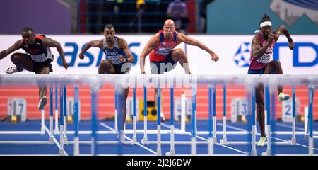 Ruebin Walters TTO, Yaqoub Alyouha KUW   Petr Svoboda CZE, Jarret Eaton USA, die am dritten Tag der Leichtathletik in den 60m Hürden der Männer gegeneinander antreten Stockfoto