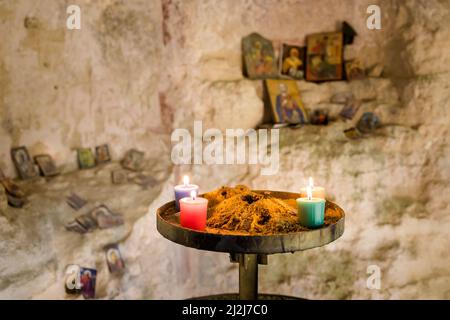 Beautoful Aladzha Felskloster in Bulgarien. Sommerlandschaft, Religionskonzept. Stockfoto