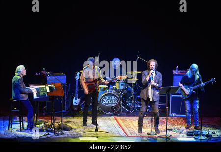 Orlando, Usa. 01. April 2022. Die Zombies-Rockband spielt live auf der Bühne im Plaza Live Theater in Orlando. Kredit: SOPA Images Limited/Alamy Live Nachrichten Stockfoto