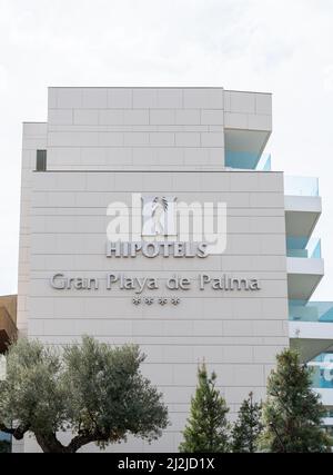 Playa de Palma, Spanien; märz 13 2022: Einrichtungen des Hotels Gran Playa de Palma der Unternehmensgruppe Hipotels, geschlossen. Insel Mallorca, Spanien Stockfoto