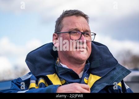 LONDON, GROSSBRITANNIEN. 2 April, 2022 . Olympic Ruder Champion Sir Matthew Pinset in Putney vor dem Boat Race, das am 3. April 2022 stattfinden wird. - Das 147. stattfindende Bootsrennen zwischen Mannschaften der Universitäten Oxford und Cambridge wird entlang einer 4,2 Meilen langen Flutstrecke der Themse im Südwesten Londons von Putney bis Mortlake stattfinden. Kredit: amer ghazzal/Alamy Live Nachrichten Stockfoto