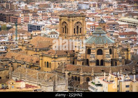 Santa Iglesia Catedral Metropolitana de la Encarnación de Granada, die Kathedrale der Menschwerdung in Granada, Andalusien, Spanien, von Alham aus gesehen Stockfoto