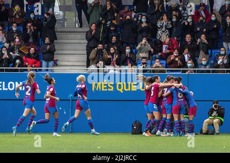 Barcelona, Spanien. 02. April 2022. Die Spieler des FC Barcelona feiern ein Tor beim Primera Iberdrola-Spiel zwischen dem FC Barcelona Femeni und Villarreal CF Femenino im Johan Cruyff Stadium. Endergebnis; FC Barcelona Femeni 6:1 Villarreal CF Femenino. Kredit: SOPA Images Limited/Alamy Live Nachrichten Stockfoto