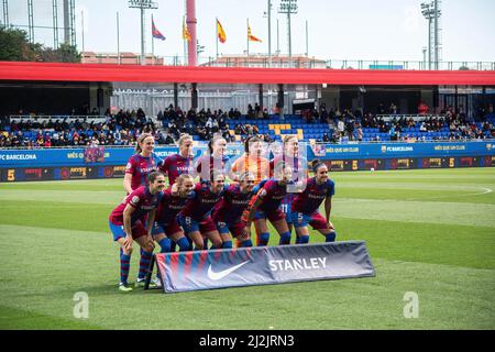 Barcelona, Spanien. 02. April 2022. Spieler des FC Barcelona vor dem Primera Iberdrola-Spiel zwischen dem FC Barcelona Femeni und Villarreal CF Femenino im Johan Cruyff Stadium. Endergebnis; FC Barcelona Femeni 6:1 Villarreal CF Femenino. (Foto von Thiago Prudencio/SOPA Images/Sipa USA) Quelle: SIPA USA/Alamy Live News Stockfoto