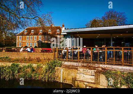 Hall Place, Bexley mit Cafeteria im Freien. Stockfoto