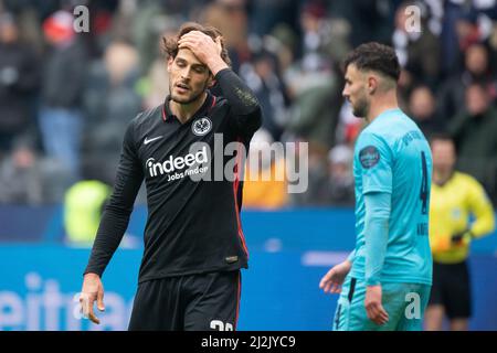 02. April 2022, Hessen, Frankfurt/Main: Fußball: Bundesliga, Eintracht Frankfurt - SpVgg Greuther Fürth, Matchday 28, Deutsche Bank Park. Goncalo Paciencia in Frankfurt nach dem Spiel. Foto: Sebastian Gollnow/dpa - WICHTIGER HINWEIS: Gemäß den Anforderungen der DFL Deutsche Fußball Liga und des DFB Deutscher Fußball-Bund ist es untersagt, im Stadion und/oder vom Spiel aufgenommene Fotos in Form von Sequenzbildern und/oder videoähnlichen Fotoserien zu verwenden oder zu verwenden. Stockfoto