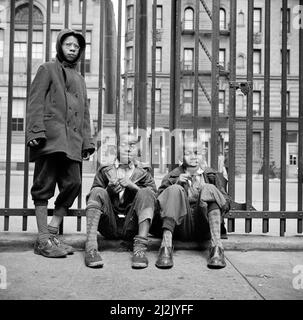Three Boys Portrait, Harlem, New York City, New York, USA, Gordon Parks, U.S. Office of war Information/USA Farm Security Administration, 1942 Stockfoto