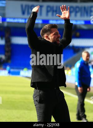 2.. April 2022 ; Cardiff City Stadium, Cardiff, Wales; Championship Football, Cardiff City gegen Swansea ; Russell Martin, Manager von Swansea City, feiert den Sieg Stockfoto